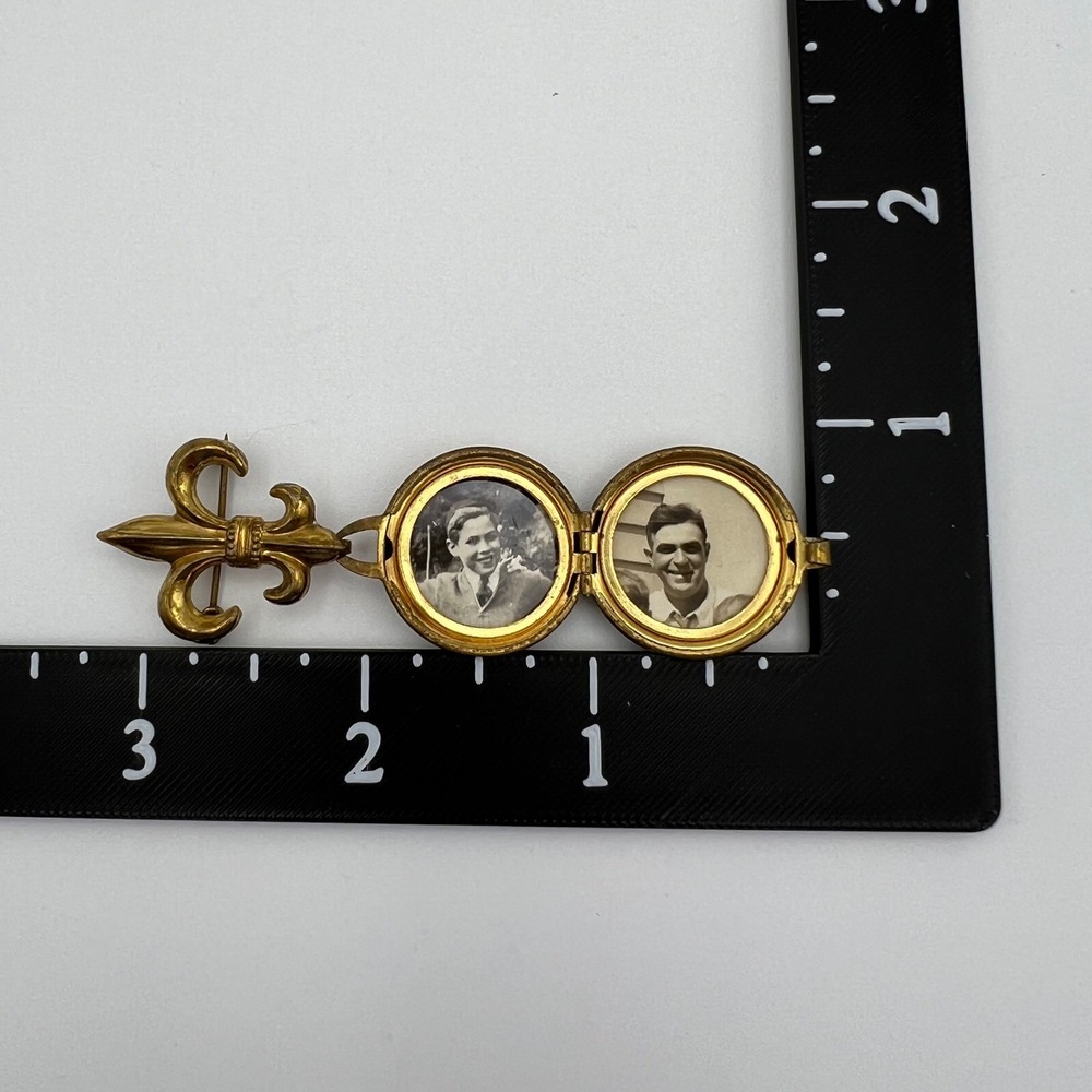 Vintage Fleur De Lis Locket Brooch Gold Tone Round Dangle Photo Sweetheart - Picture 9 of 9